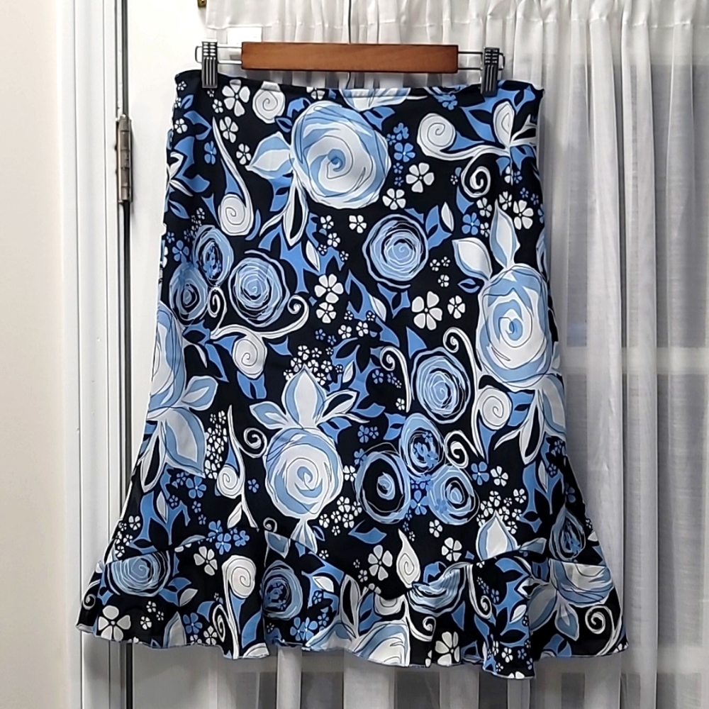 Worthington blue floral print skirt